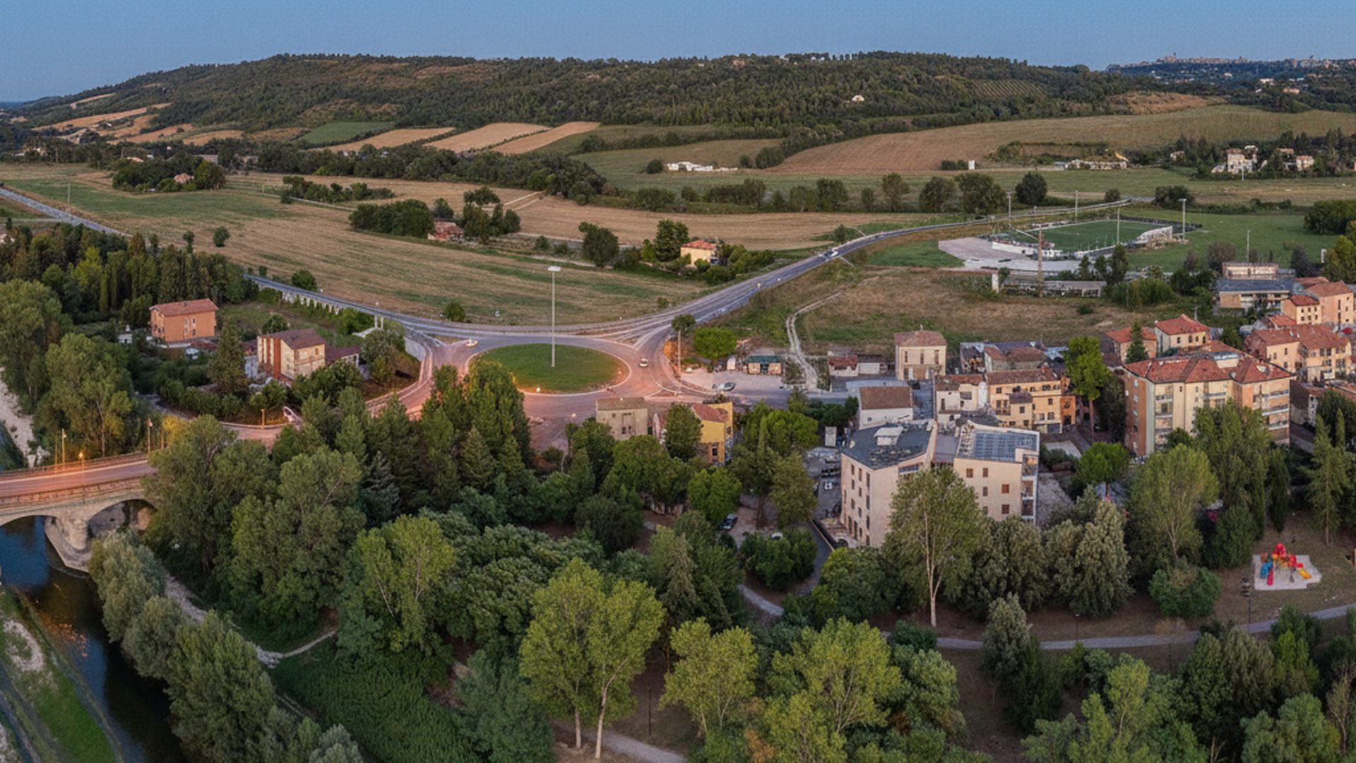 Fior di Loto Country & City — due alloggi a Macerata, campagna e centro, 